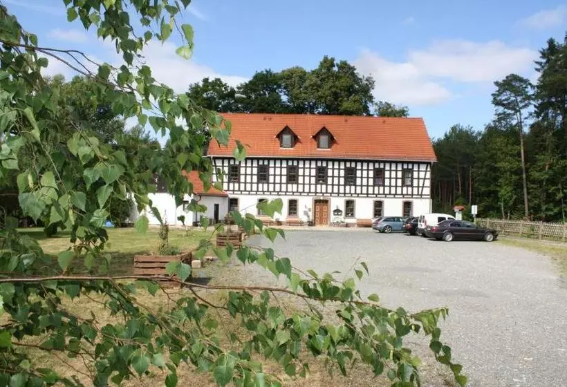 Zu Den Grauen Ziegenböcken