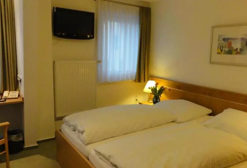 Отель Württemberger Hof Garni