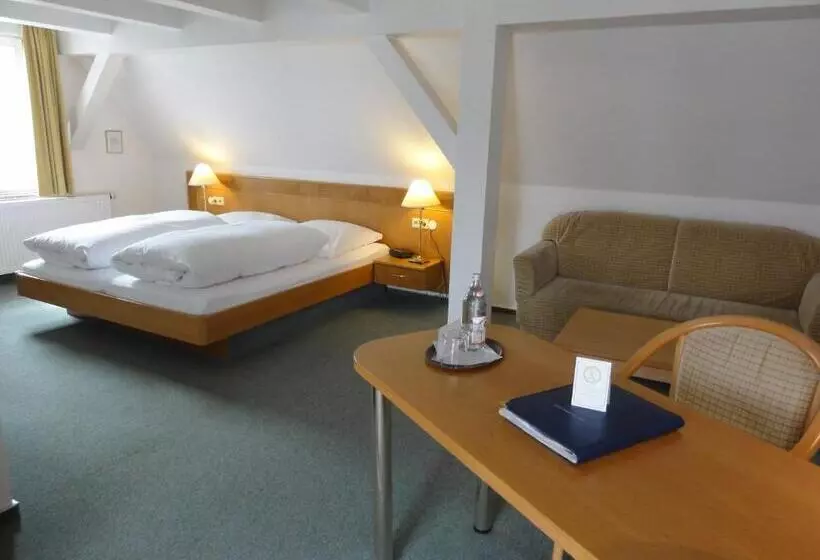 Отель Württemberger Hof Garni