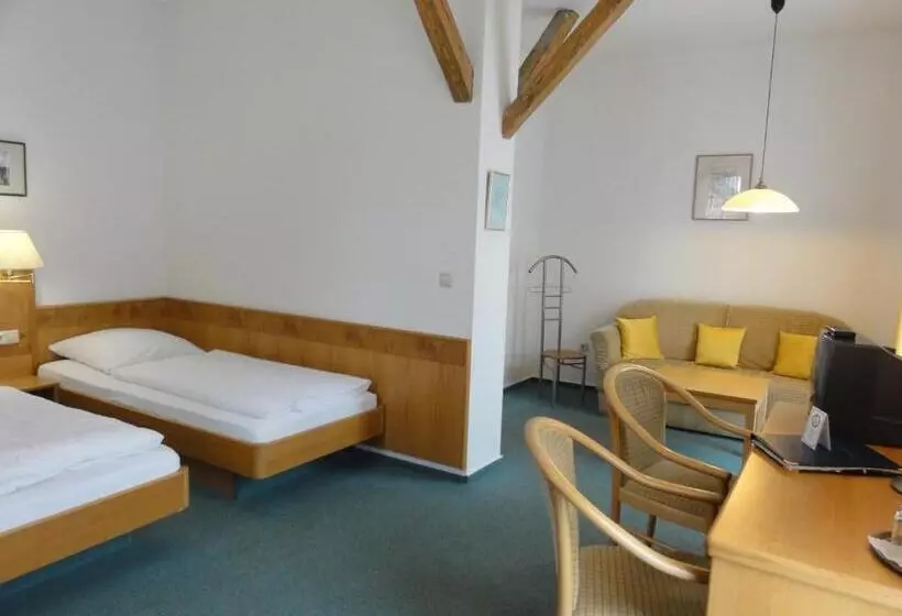 Отель Württemberger Hof Garni