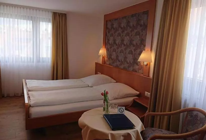 Отель Württemberger Hof Garni