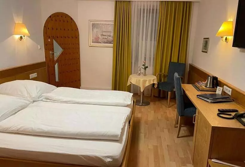 Отель Württemberger Hof Garni