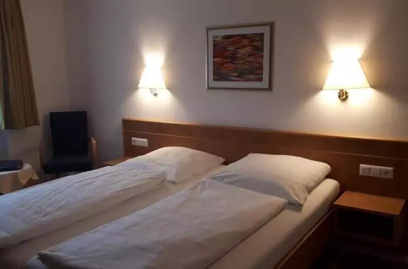 Отель Württemberger Hof Garni