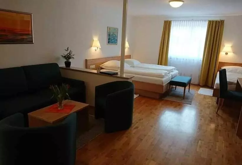 Отель Württemberger Hof Garni