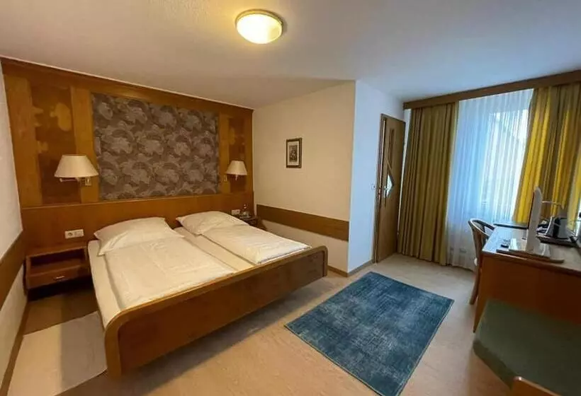 Отель Württemberger Hof Garni