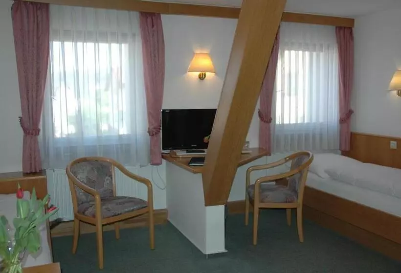 Отель Württemberger Hof Garni
