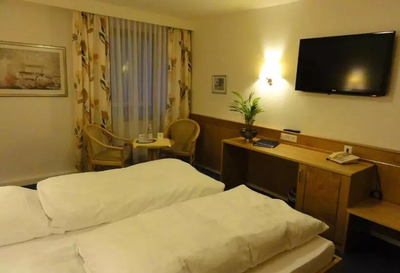 Отель Württemberger Hof Garni