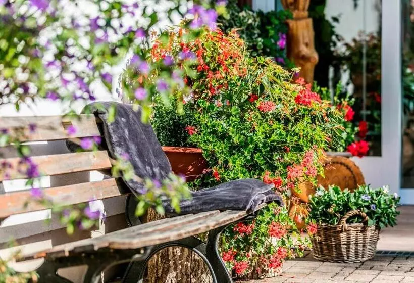 پانسیون Restaurant Krone & Wellness   Schopfheim