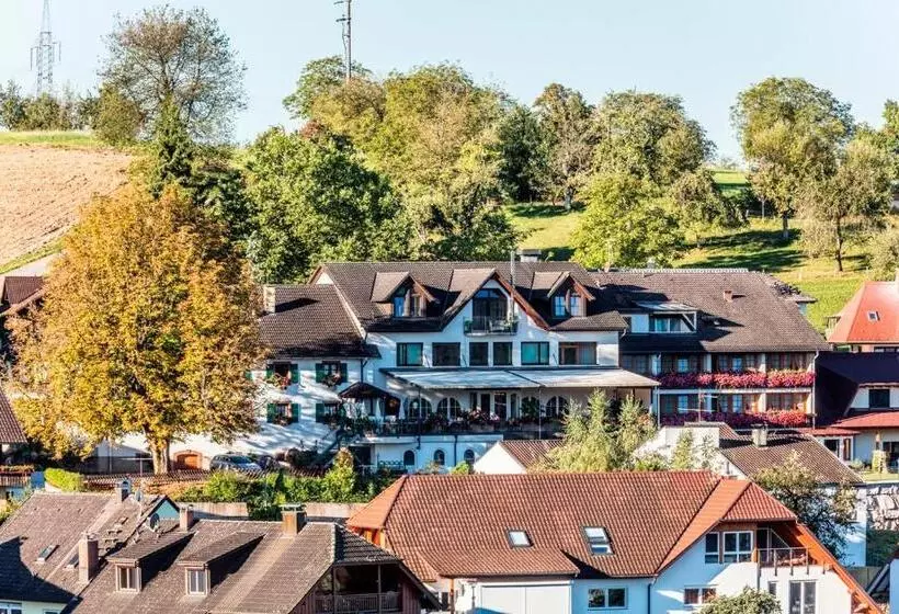 پانسیون Restaurant Krone & Wellness   Schopfheim