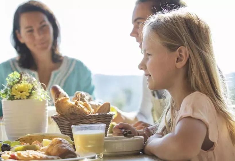 Отель Aldiana Club Ampflwang