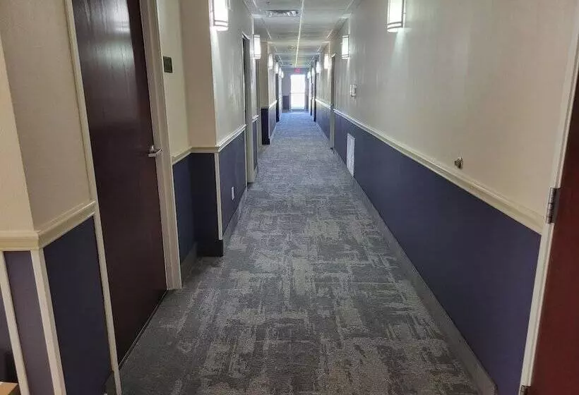 Отель Budget Host Inn And Suites Cameron