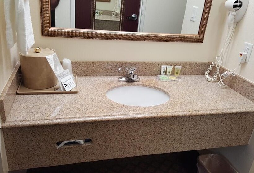 Hotel Budget Host Inn And Suites Cameron