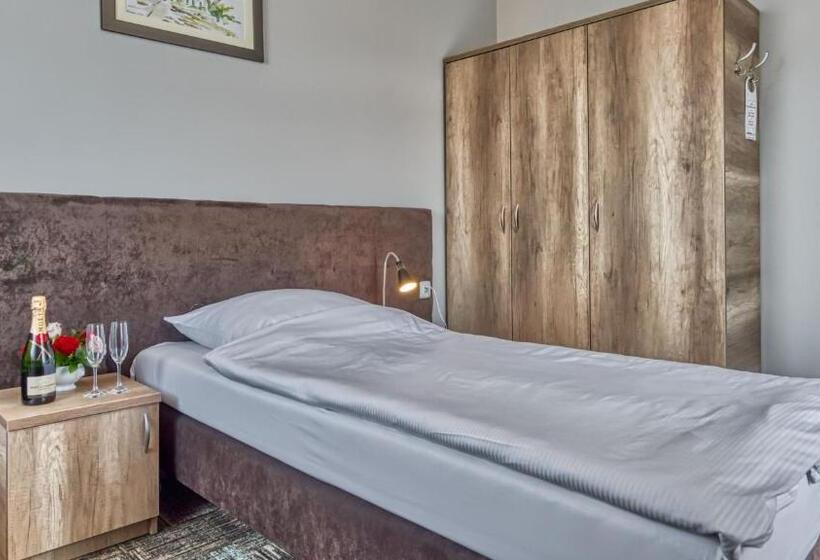 هتل St Lukas Medical & Spa