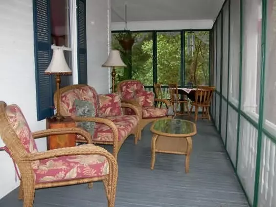 Отель The Perennial Inn