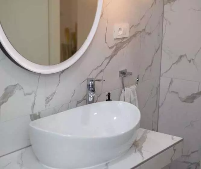 بنسيون Luxury Garden Rooms