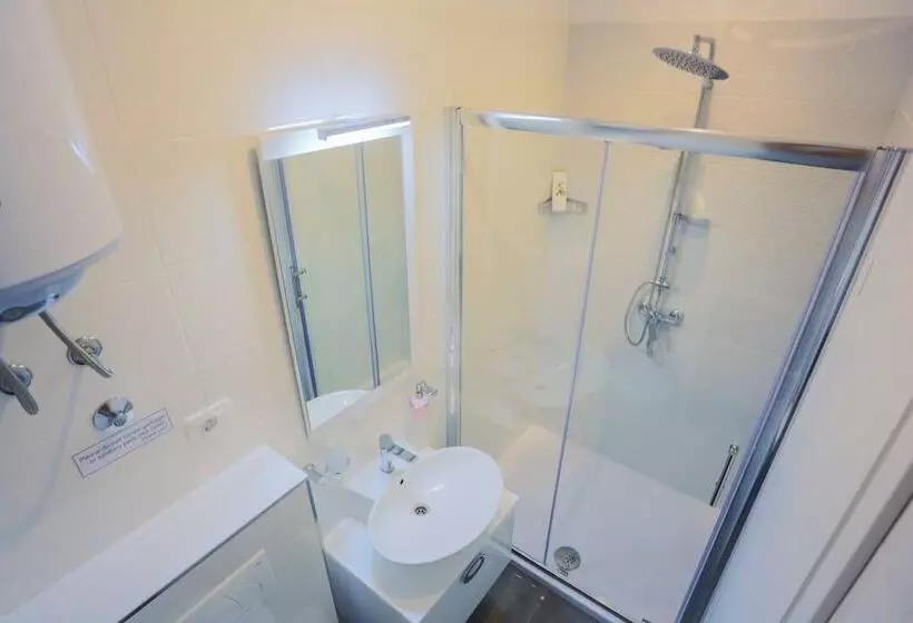 بنسيون Luxury Garden Rooms