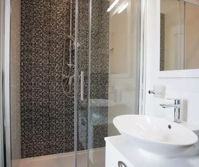 بنسيون Luxury Garden Rooms