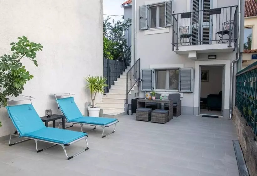 بنسيون Luxury Garden Rooms