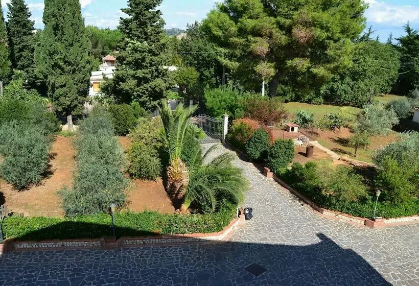 ベッドアンドブレックファースト B B S Elia Villa Surrounded By Greenery Inside The Historic Dubini Park