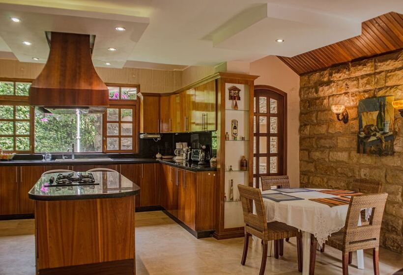 تختخواب و صبحانه Casa Hilda