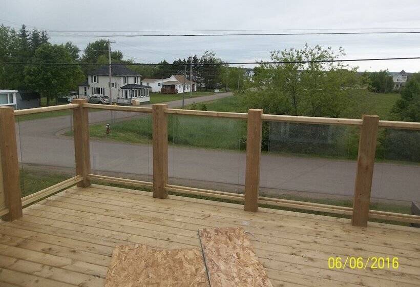 Cottage Jasmine On The Shediac Bay With Hot Tub