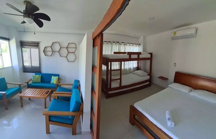 ホテル Camino Palmero Coveñas