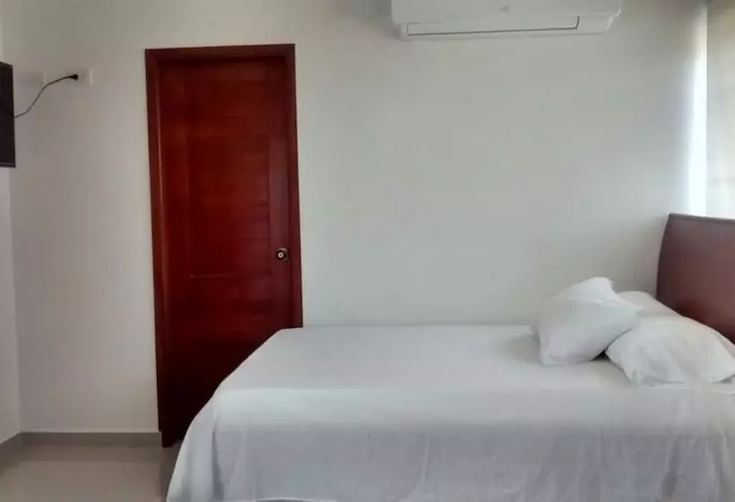 ホテル Camino Palmero Coveñas