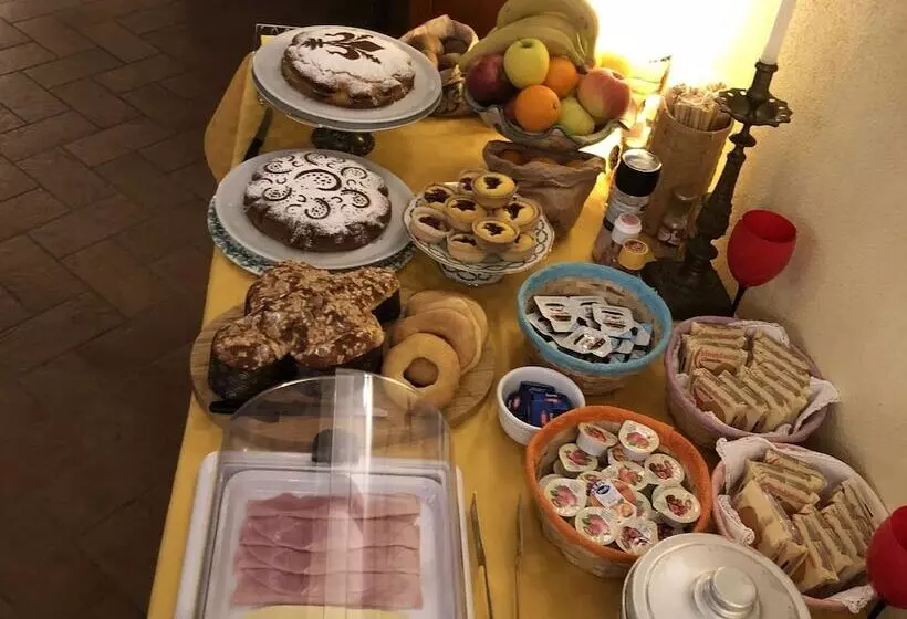 Amazing Apartment In Lucignano With Private Terrace And Close To Village