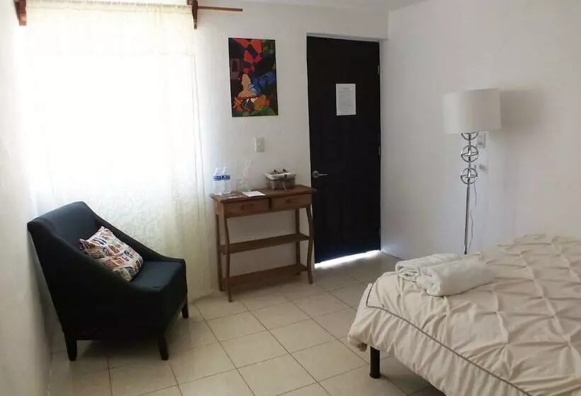 ホテル Boutique Calderon