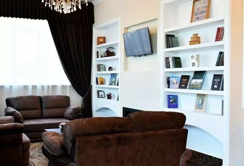هتل Dacha House