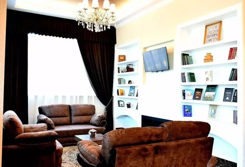 هتل Dacha House