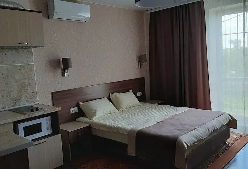 هتل Dacha House