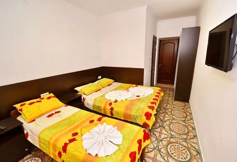 Hotelli Guest House Spiros