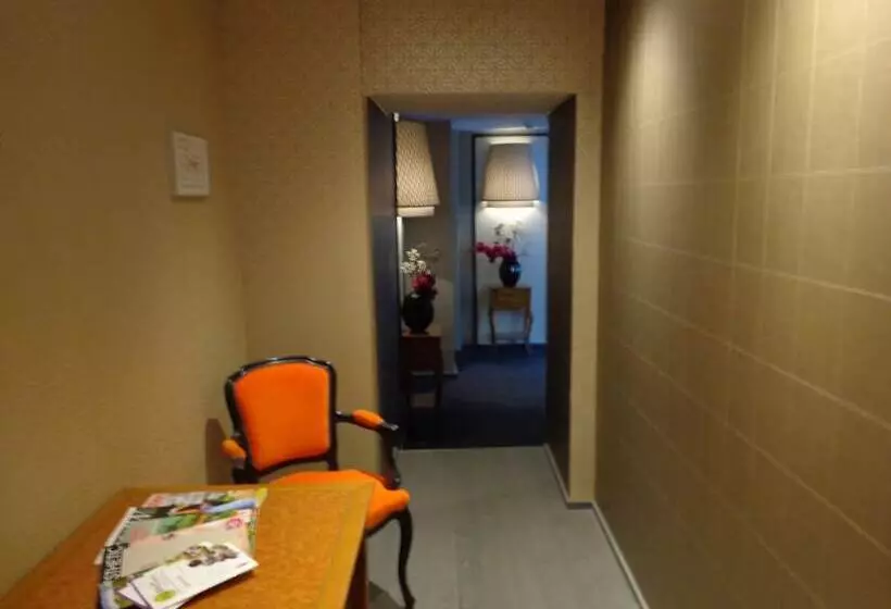 ホテル Hostellerie L Authentique