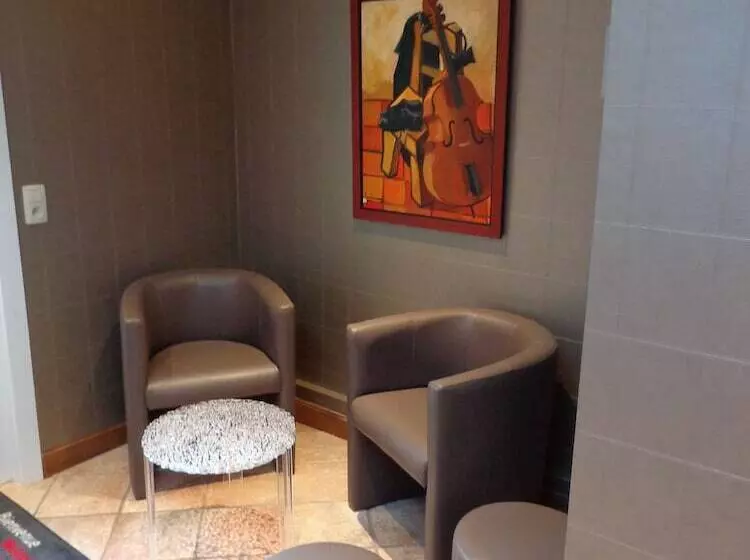 ホテル Hostellerie L Authentique