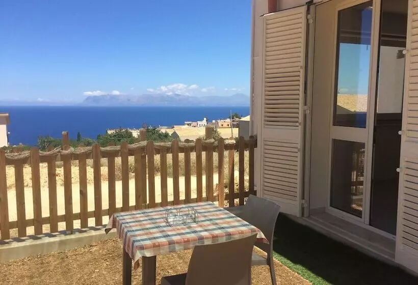 Hotelli La Sula Mare Accommodation 2 Km From The Zingaro Nature Reserve