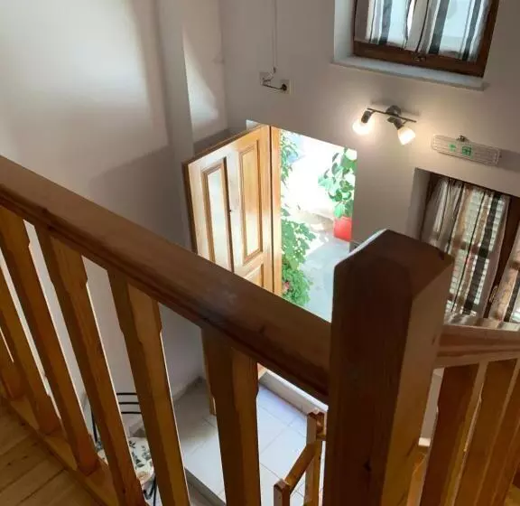 Majatalo Glaros Guesthouse