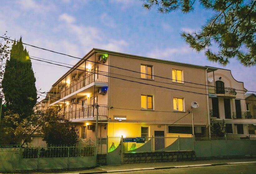 بنسيون Golden Sand Guest House