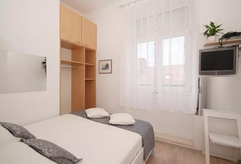 ペンション Guesthouse Old Town