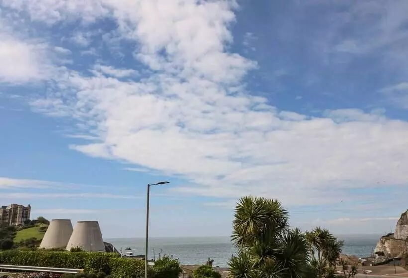 10 Cove View