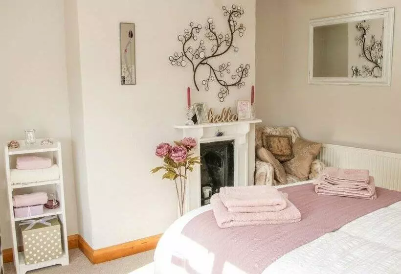 Ensdon Lea Cottage