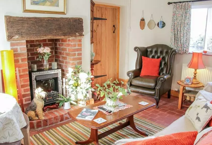 Ensdon Lea Cottage