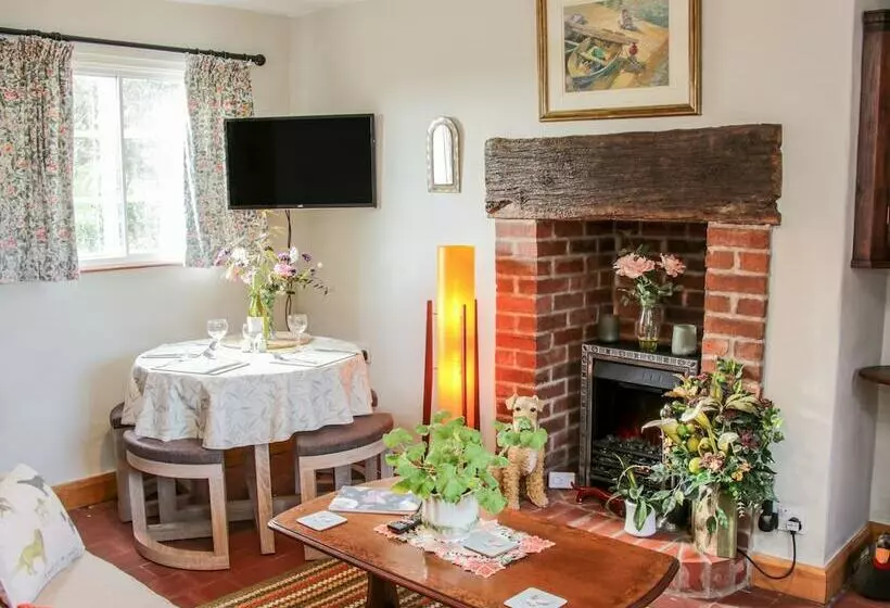 Ensdon Lea Cottage
