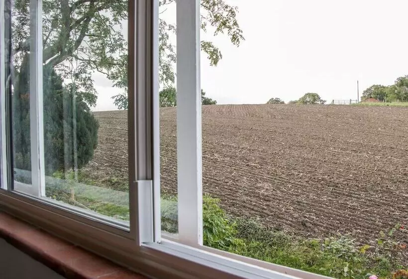 Ensdon Lea Cottage