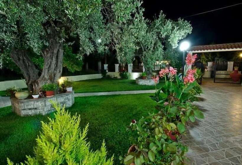 پانسیون Studios Filippos