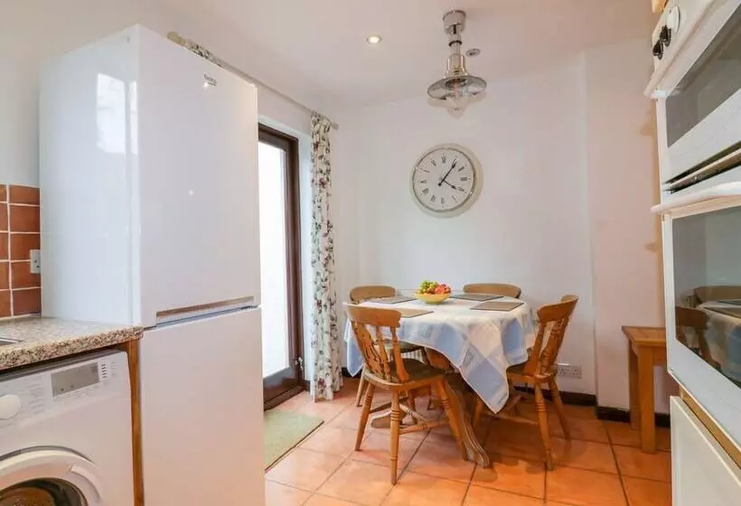Sarah S Cottage