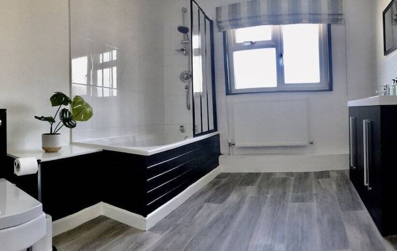 The Cornish Arms Inn