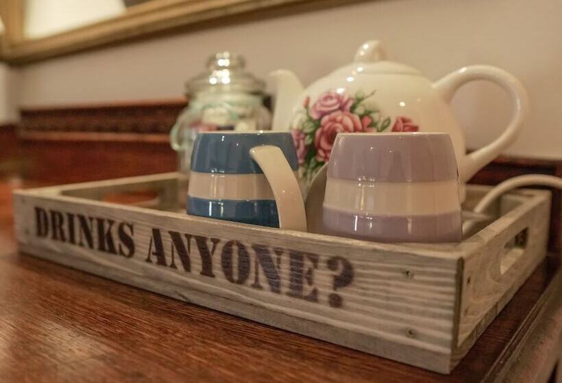 The Cornish Arms Inn