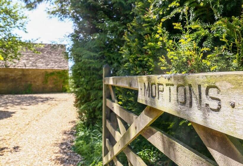 The Lodge At Mortons