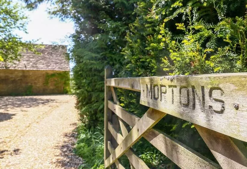 The Lodge At Mortons